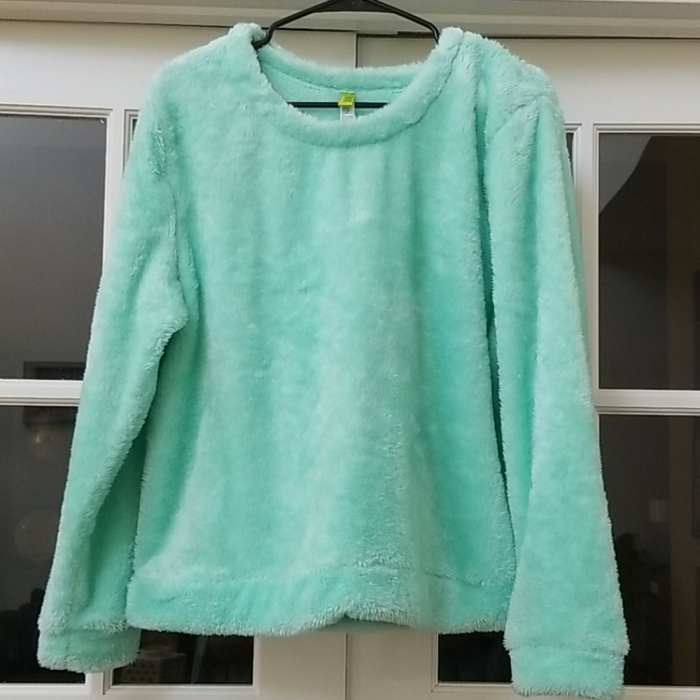 Cozy mint green sweater!